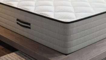 Bear Pro Hybrid mattress close-up