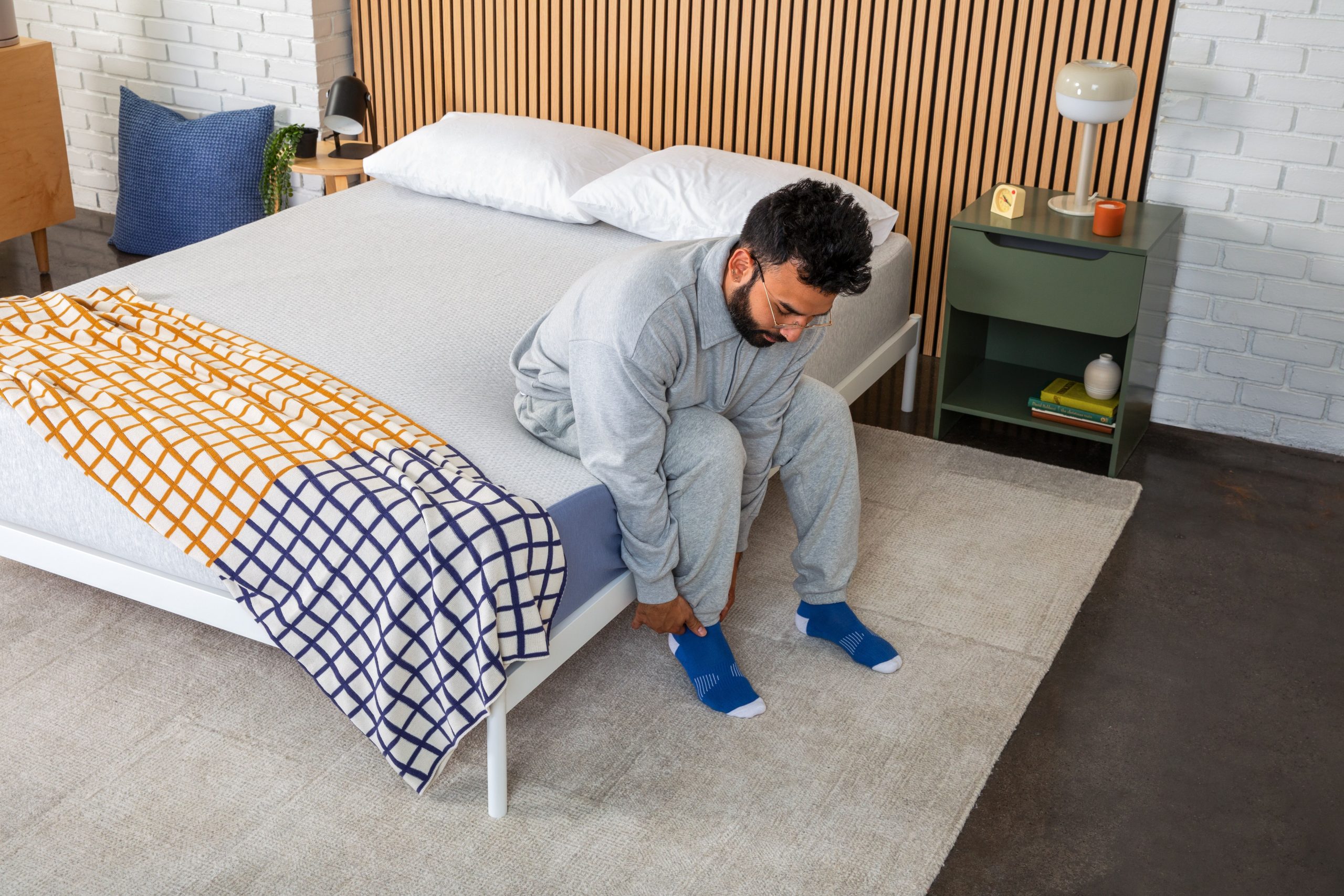 Casper Cloud One edge support mattress at Home of Foam