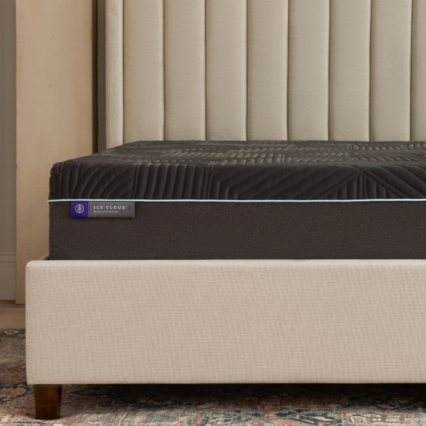 Malouf Ice Cloud 13 inch ActivAir hybrid mattress - Corner detail