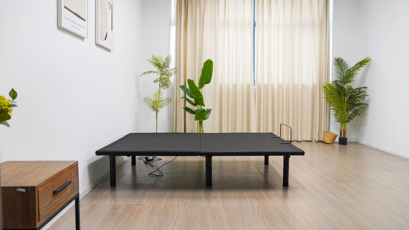 Ergomotion RIO 2.0 Side View Flat Lifestyle adjustable bed base