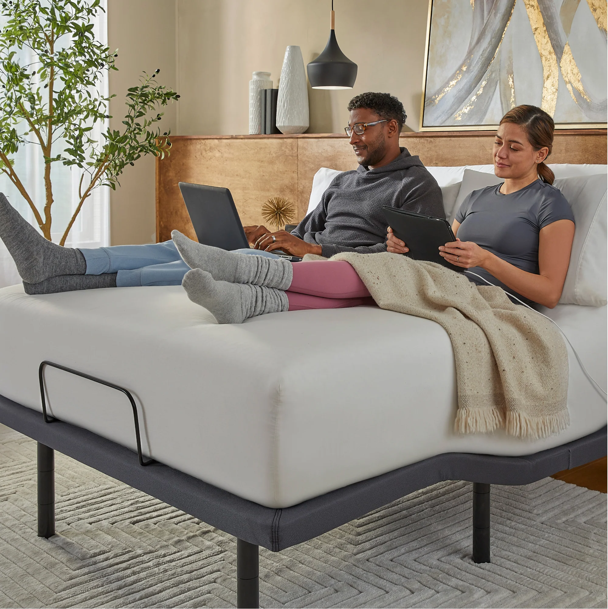 Serta Baselogic Gold adjustable base - Lifestyle