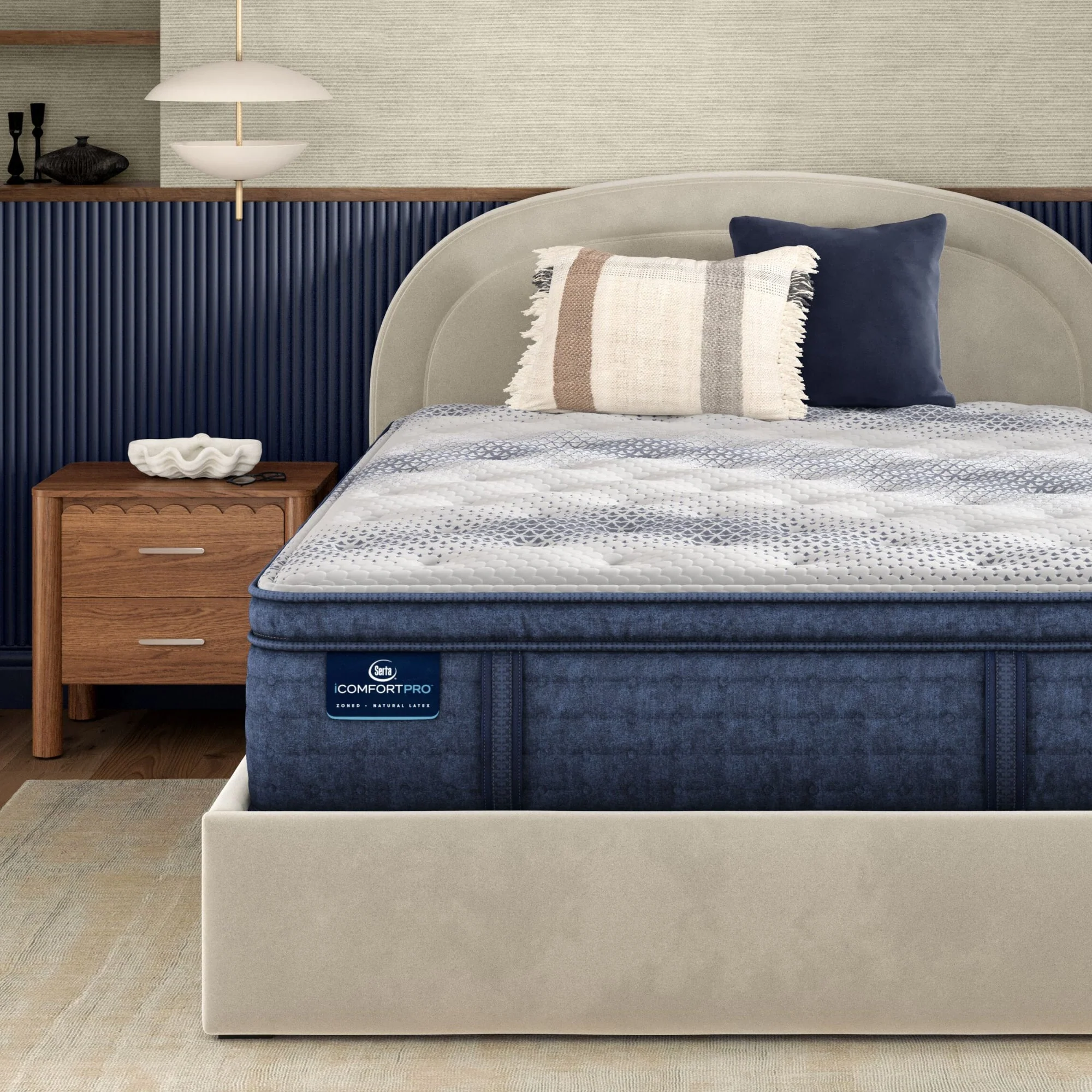 Serta iComfortPro - Buckingham Plush Pillow Top hero